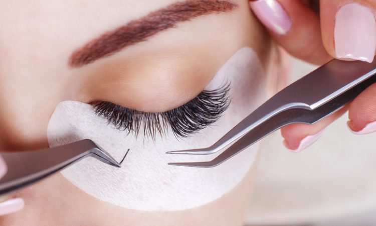 3 Reasons why it is time to make the switch from Mascara to Lash Extensions